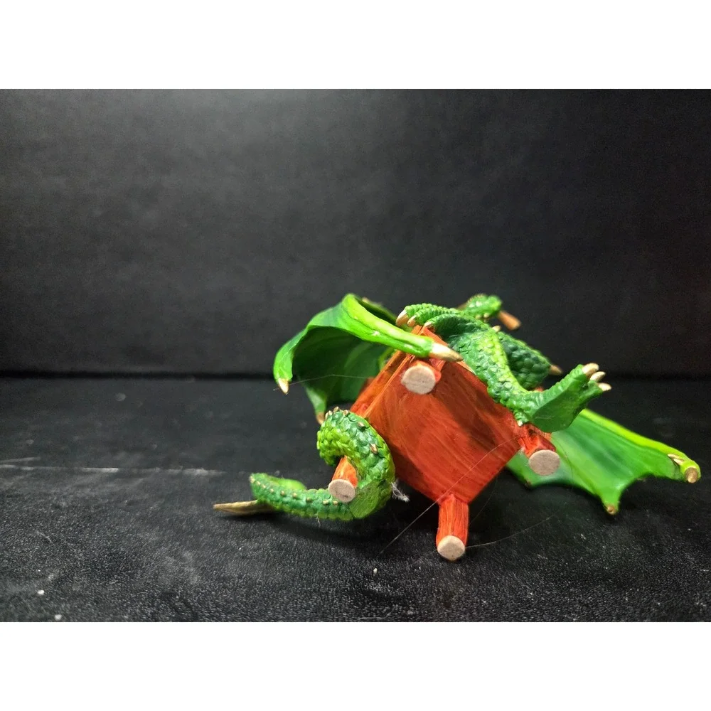 Hamilton Collection Foldin' Freddy, Hold'em or Fold'em Poker, Dragon Figure Flaw